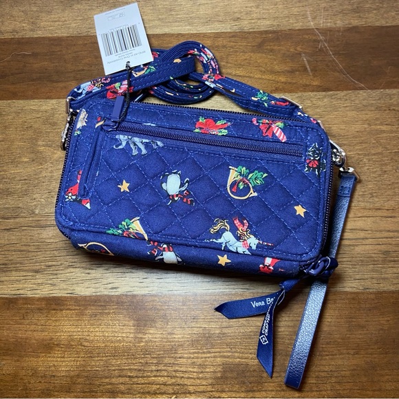 Vera Bradley RFID All in One Crossbody Purse Wallet Wristlet SNOW GLOBES MOTIFS - Picture 2 of 7